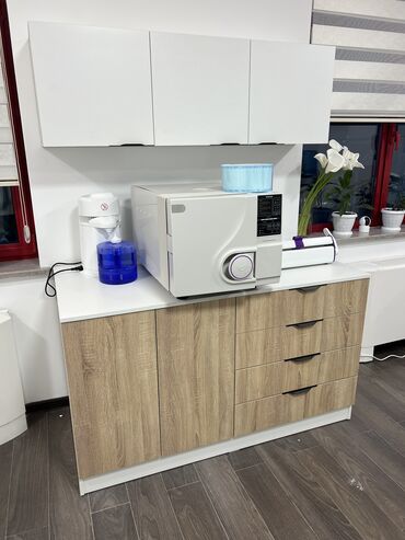 Другое оборудование для салонов красоты: Маникюрный стол Полки под лаки Лабораторный шкаф Шкаф под сухожар — 15