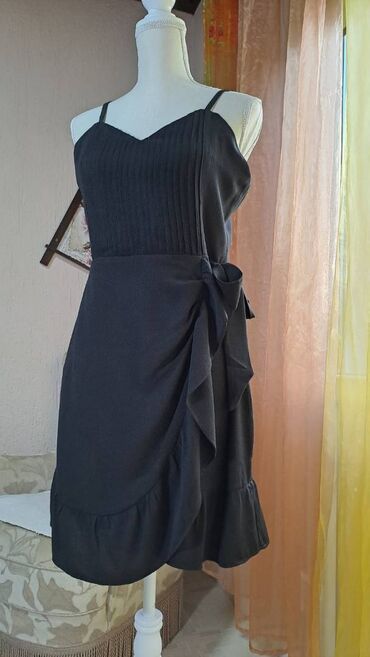 kompleti za punije dame: L (EU 40), color - Black, Cocktail, With the straps