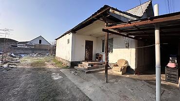 Продажа коттеджей и домов: Ак-Ордо 3 (Эркин-Тоо-3) Срочно продаётся частный дом, участок 5 соток — 12