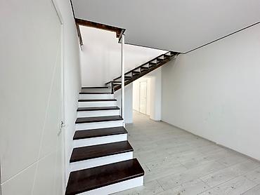 Долгосрочная аренда домов: 330 м², 8 комнат — 15