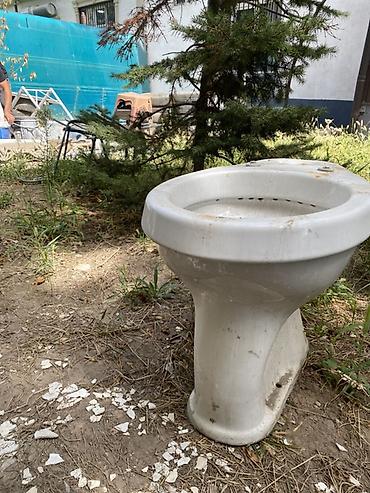 туалет жумуш: Унитаз Полго орнотуу, Материалы: Фаянс — 1