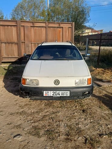 Volkswagen: Volkswagen : 1990 г., 1.8 л, Механика, Бензин, Универсал