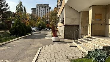 Долгосрочная аренда квартир: 3 комнаты, Риэлтор, Без подселения, С мебелью полностью — 1