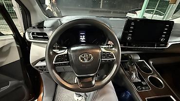 Toyota: Toyota Sienna: 2021 г., 2.5 л, Гибрид, Вэн/Минивэн — 7