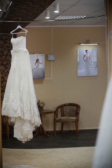 zhenskie dublenki s mekhom: Продаю красивое свадебное платье после химчистки. Одето 1 раз. Имеется