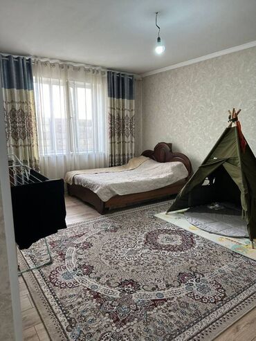 продаю 2х ком кв бишкеке без ремонта токтогул ткрусбекова: 2 бөлмө, 65 кв. м, Жеке план, 1 кабат, Евроремонт