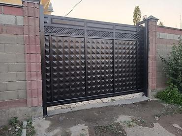 Распашные ворота: Металлические распашные ворота с калиткой (модульные панели) - — 97