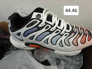 Patike: Patike – sportski i lifestyle modeli
Cena 2850 din — 17