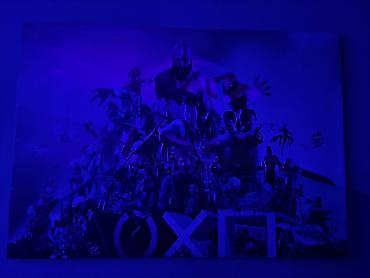 sony plastation 3: PlayStation oyun zalı – rahat lounge və neon dizayn Hazır Biznes — 9