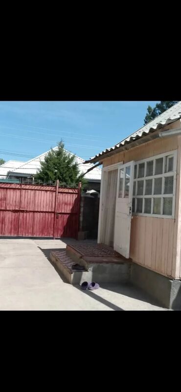 дом в аренду долгосрочное: 68 м², 4 комнаты, Парковка, Забор, огорожен
