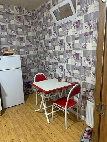 Uzunmüddətli kirayə mənzillər: Mənzil Albalı Uşaq Bağçasının binasında kirayə verilir, 11/18 mərtəbə — 5