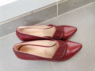 Salonke: Salonke, 38 — 4