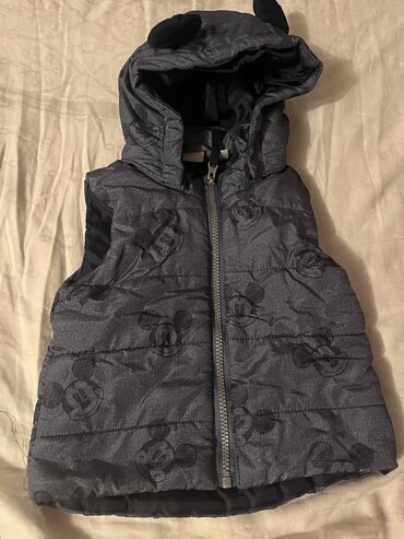 Jackets and Coats: H&M, Puffer vest, 86