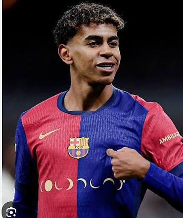 цепочки бу: Футбольная футболка FC Barcelona - Дизайн: половинчатый крой в — 1