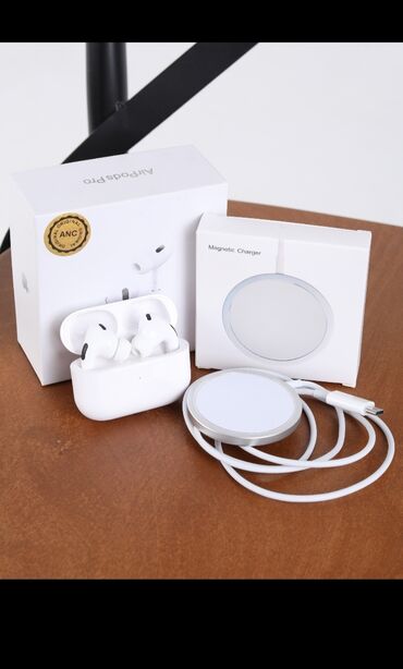Наушники: Беспроводные наушники AirPods Pro 2 с активным шумоподавлением. В