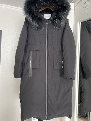 Пуховики и зимние куртки: Куртка зима.Италия,MaxMara, очень легкая,теплая,состояние отличное