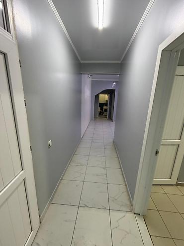 Аренда офисов: 🏢 СДАЁТСЯ В АРЕНДУ КОММЕРЧЕСКОЕ ПОМЕЩЕНИЕ Район ж/м Кок-Жар 1 линия — 14