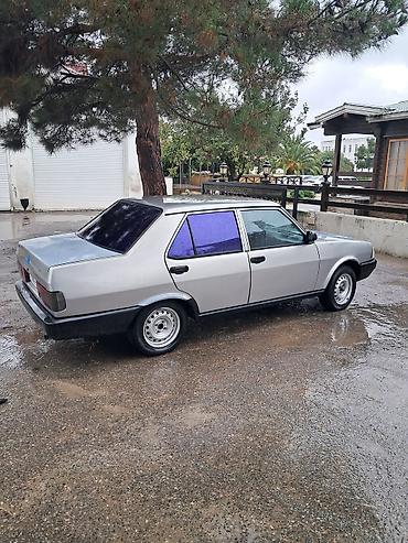 ucuz tofaş: Marka/model: Tofas (Sedan) Kuzov: 4 qapılı sedan, gümüşü rəng Ön və — 4