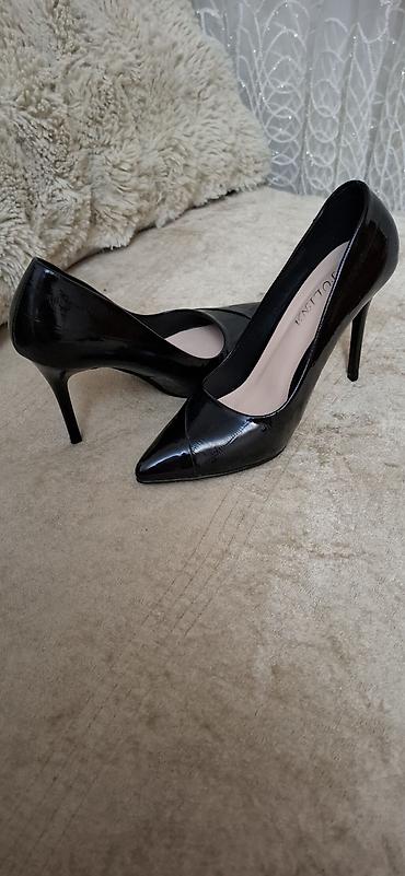 qış botinkaları: Qara laklı qadın tuflisi – JULINA - Model: klassik “stiletto” - — 3
