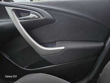 Opel: Opel Astra GTC: 1.4 l | 2011 il 251000 km Hetçbek — 10