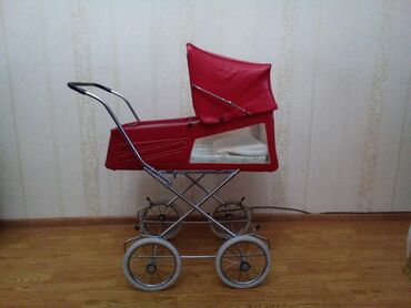 коляски игрушечные: Продаю германскую коляску (игрушечная) для кукол в хорошем состоянии