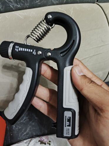 Другое для спорта и отдыха: Продаю сразу скажу там нету 100 кг где то 60 эсть со счётчиком довезу