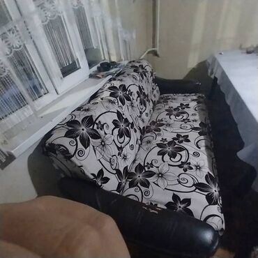 раскладные кресло диваны: 3кв комплект!!Диван-кровать с обивкой из ткани с цветочным узором и