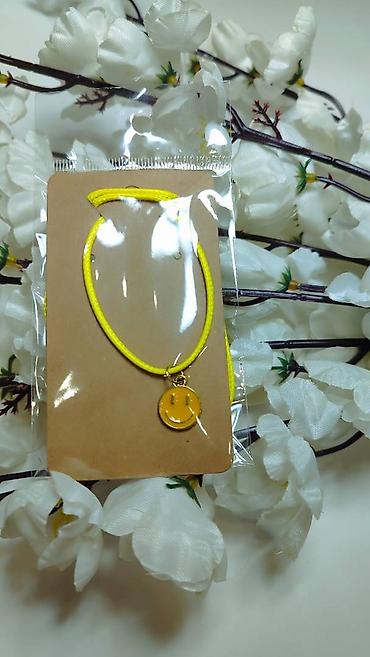 elektronska cig: Ogrlica sa priveskom „smiley“ - Materijal: žuta pletena/kožna traka — 1