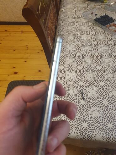 Mobil telefonlar: Samsung Galaxy S10e
