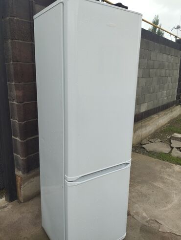 холодильник 5000 сом: Муздаткыч Biryusa, Жаңы, Эки камералуу, De frost (тамчы), 2 *
