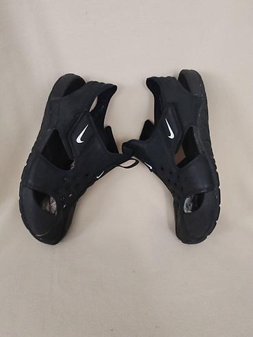 bermude prodaja: NIKE sandale za decaka br 31-Nike sandale za decaka u cnoj boji sa — 2