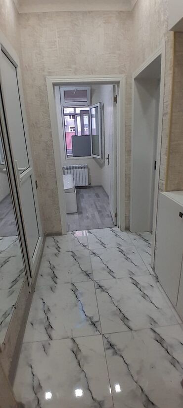 bi̇na az: 9cu mərtəbənin 3 mərtəbəsi Ancaq ailəyə verilir bütün əşyaları qalacaq