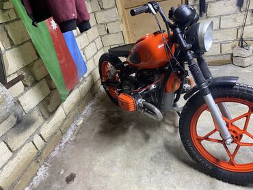 Motosikletlər: Kafe-reyser üslublu klassik motosiklet – fərdi layihə - Rəng — 3