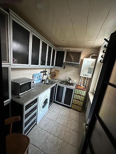 neftcilər: Nizami rayonu, Neftçilər metrosunun yaxını, 24-cü Polis Bölməsinin — 4