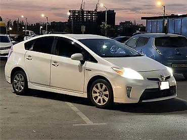 Toyota Prius: 2014 г., 1.8 л, Вариатор, Гибрид, Седан