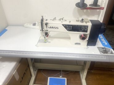 чешскую швейную машинку: Швейная машина Автомат