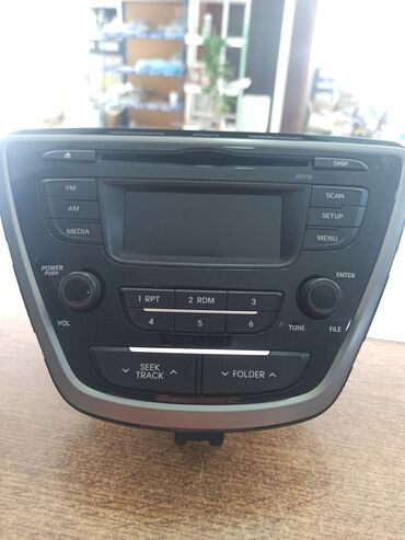 Minidisk və disk pleyerlər: Hyundai AM100MD model nömrəli radio. Qara rəngli ön paneli və boz