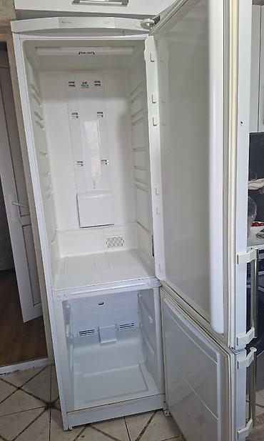 Xarab 2 qapılı Hotpoint Ariston Soyuducu Satılır, rəng - Ağ