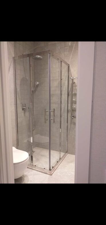 Duş kabinaları, arakəsmələr: Yeni Arakəsmə, Künc üçün, Pulsuz çatdırılma — 12
