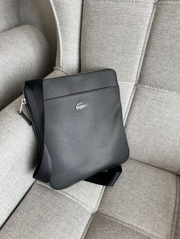 комплект сумка: Оригинальная барсетка от Lacoste Идеальное состояние Ширина 24 см