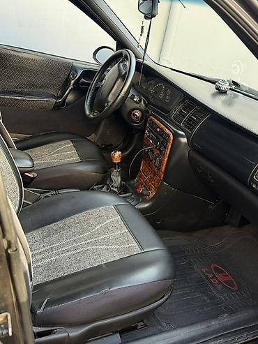 tesla maşın: Opel Vectra: 2 l | 1996 il 45000 km Sedan — 5