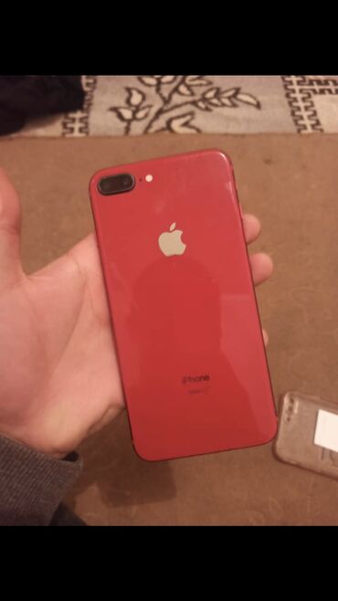 продаю или менаю: IPhone 8 Plus, Б/у, 64 ГБ, Красный, Чехол, 93 %