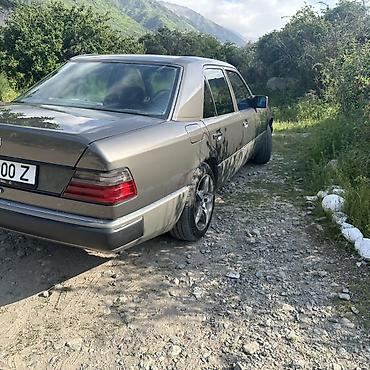 grandeur 2023: Mercedes-Benz W124: 1993 г., 2.2 л, Автомат, Бензин, Седан — 2