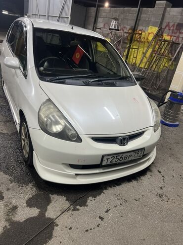 обмен на авто с доплатой: Honda Fit: 2003 г., 1.3 л, Автомат, Бензин, Хэтчбэк
