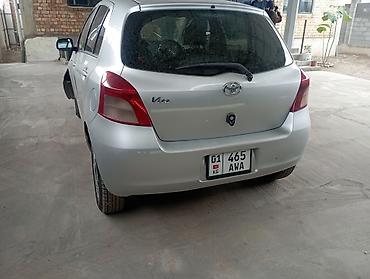 Toyota Vitz: 2005 г., 1.3 л, Автомат, Бензин, Хэтчбэк