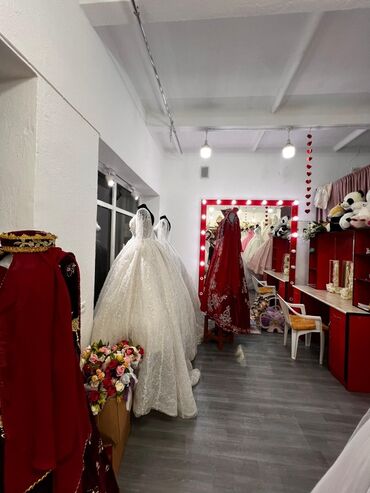 Toy paltarları: Hazır Biznes Satılır! Müxtəlif üslublarda və ölçülərdə gəlinliklər — 30