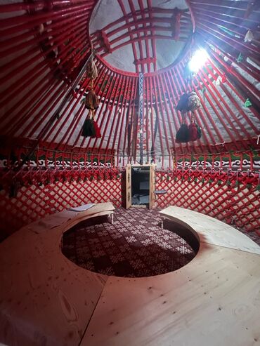 Аренда юрт: Аренда юрты, Каркас Деревянный, 75 баш, С полом, Стол, Стулья — 12