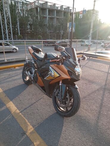 детские мотоцикл: Спортбайк Suzuki, 1000 куб. см, Бензин, Взрослый, Б/у