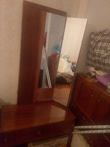 berber mirror second hand: Туалетный столик с трёхстворчатым зеркалом. - Материал: шпон/ламинат — 1