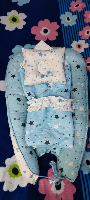 ткань для подъюбника: Продам двусторонний кокон для новорожденного, в комплект к нему одеяло